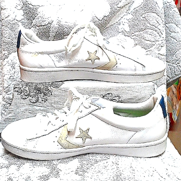 CONVERSE ALL STAR Other - White and Coverse Gold Star Sneakers